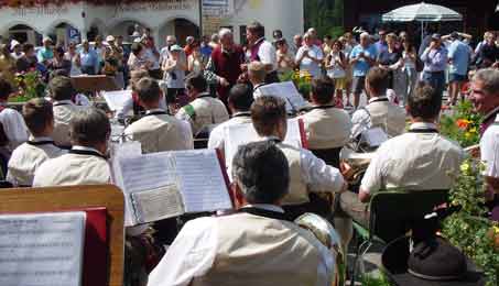 St. Kassian 2003: Konzert am Kirchplatz